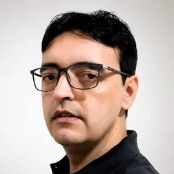 Láudio Paiva, eletricista